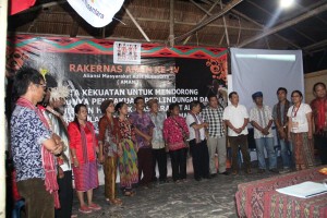 Penutupan Rakernas ke IV AMAN di Kampung Malaumkarta 