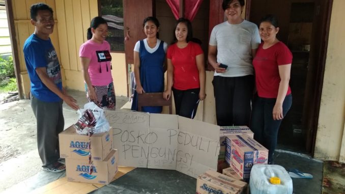Weni Trivena dkk di Posko AMAN di Tagolu
