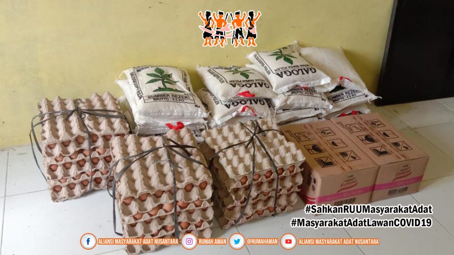Gugus Tugas AMANkanCOVID19 Riau Distribusikan Sembako untuk Masyarakat Adat